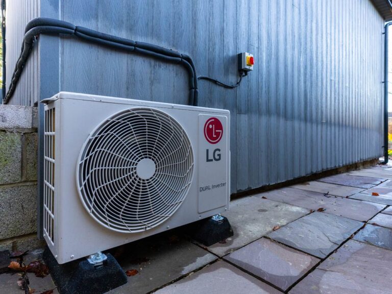 Garden Studio Chipping Norton Oxfordshire - LG Air Conditioning System