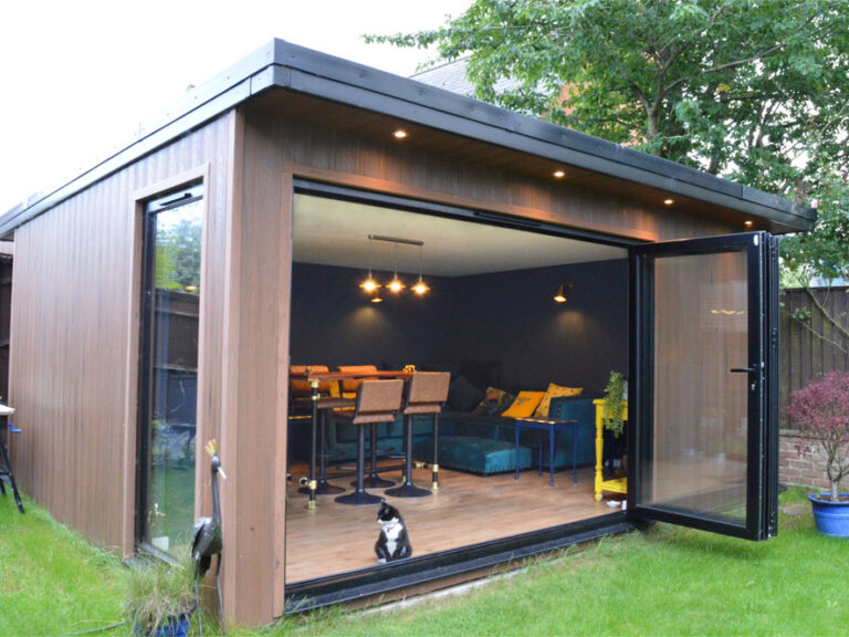 Garden Bar Games Room, East Hanney, Wantage. New Garden Room Company
