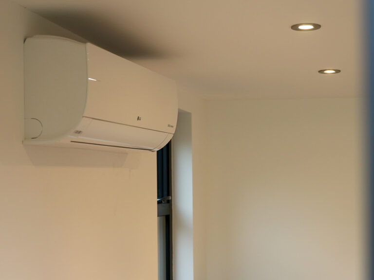 Garden room air con.Accessible Garden Room, Coventry