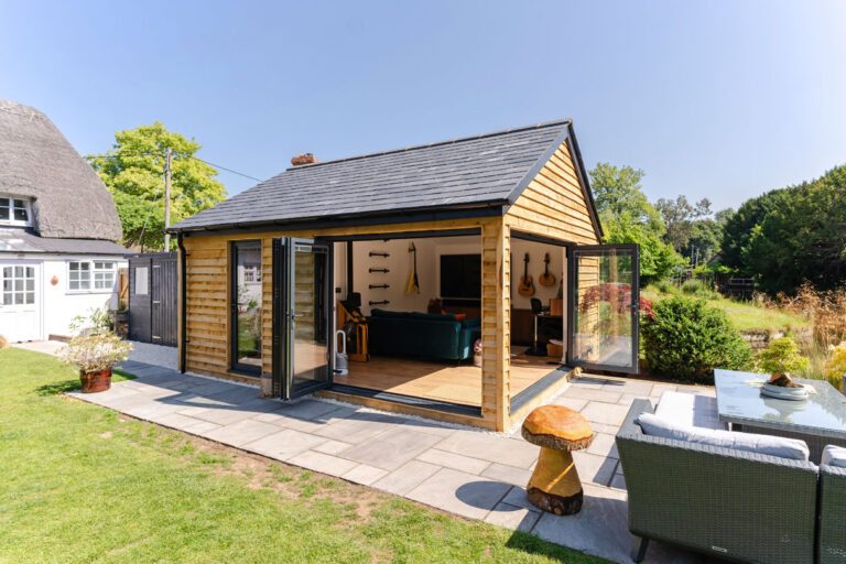 New Garden Office and Living Room in Newbury